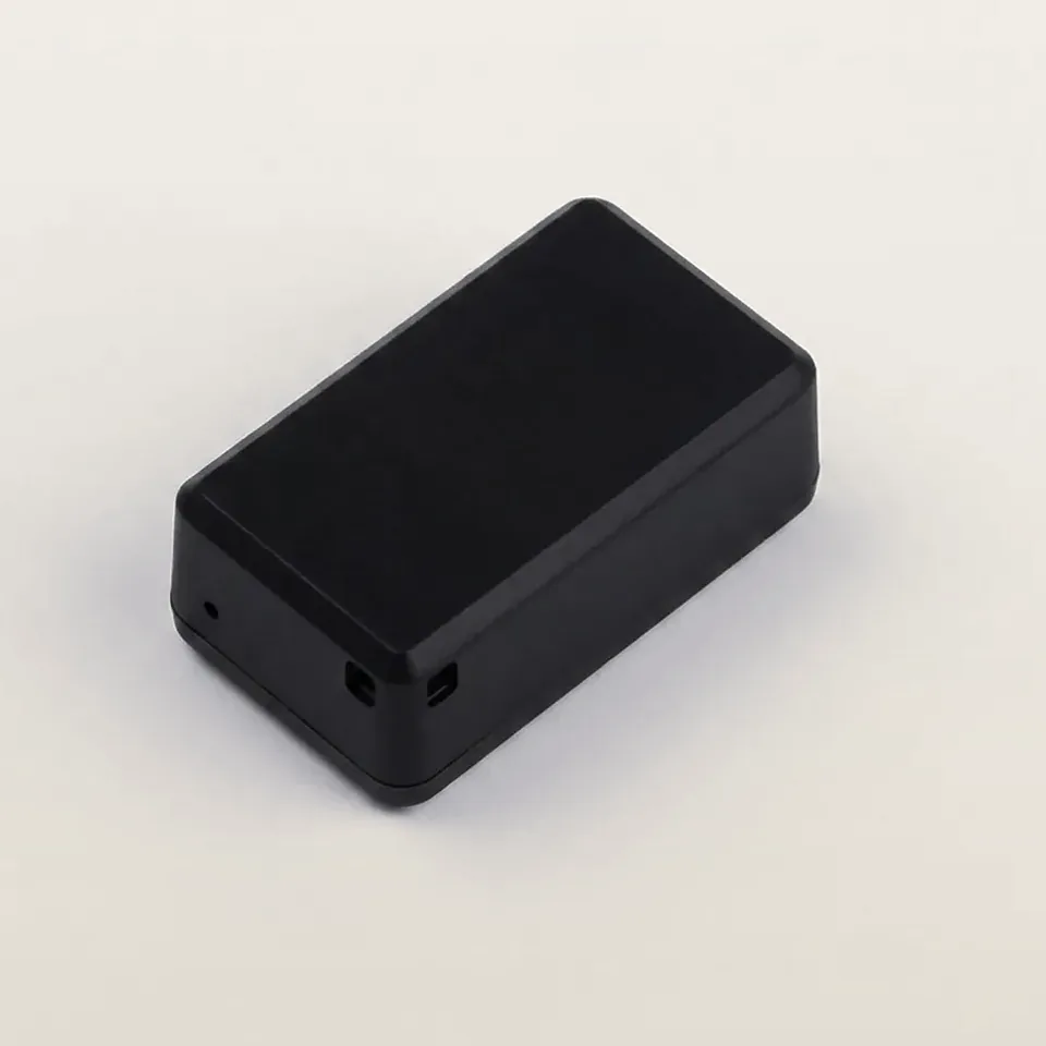 Compact Real-Time GPS Locator